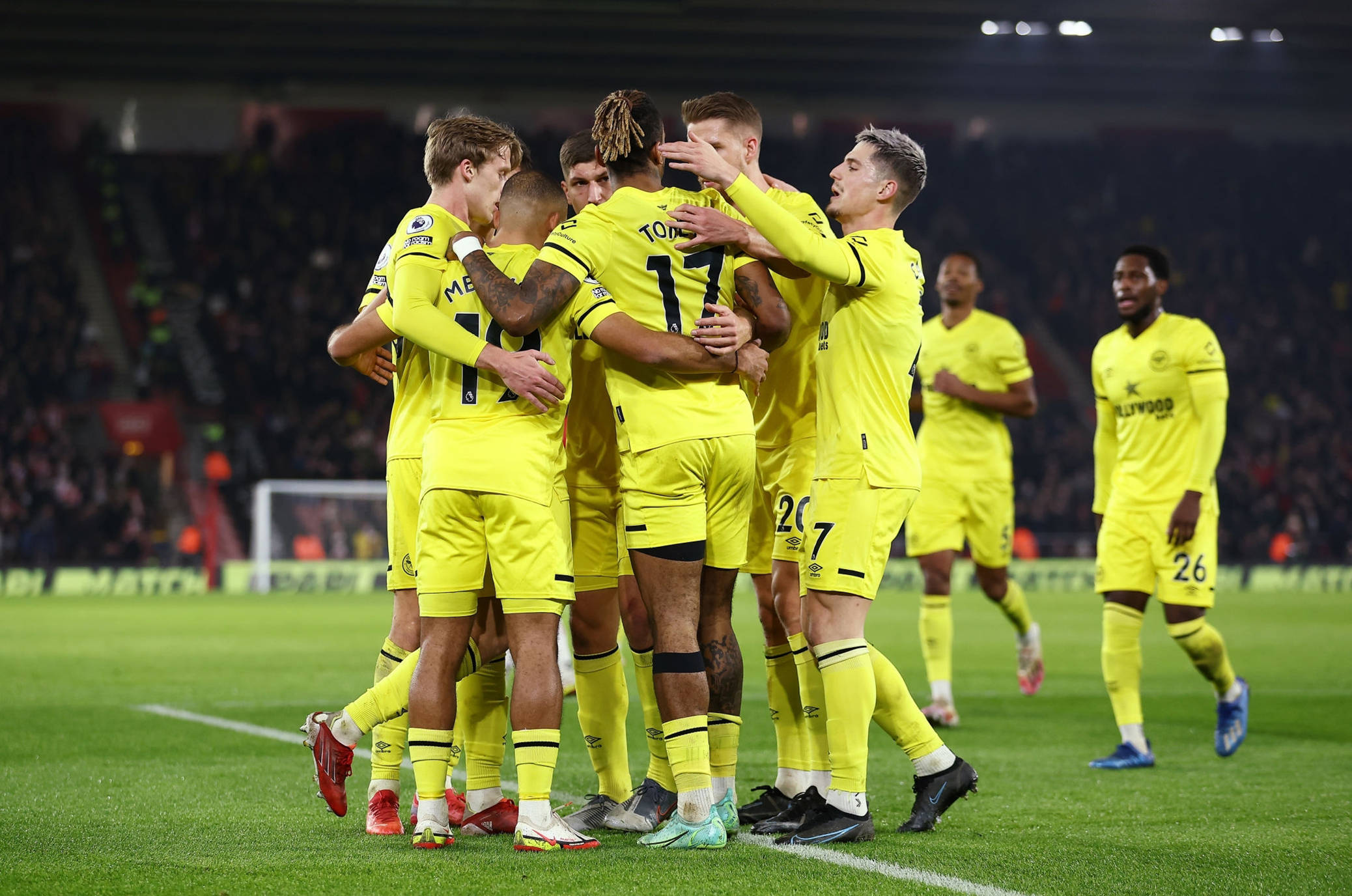 更是足球界 更是足球界